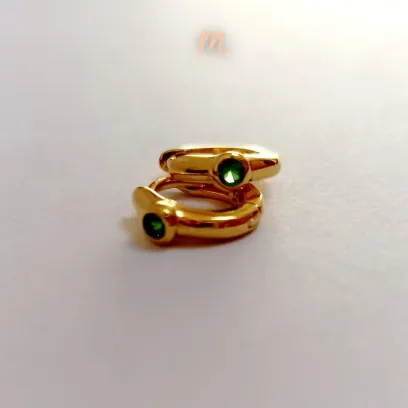 Pendientes de aro con circonita verde